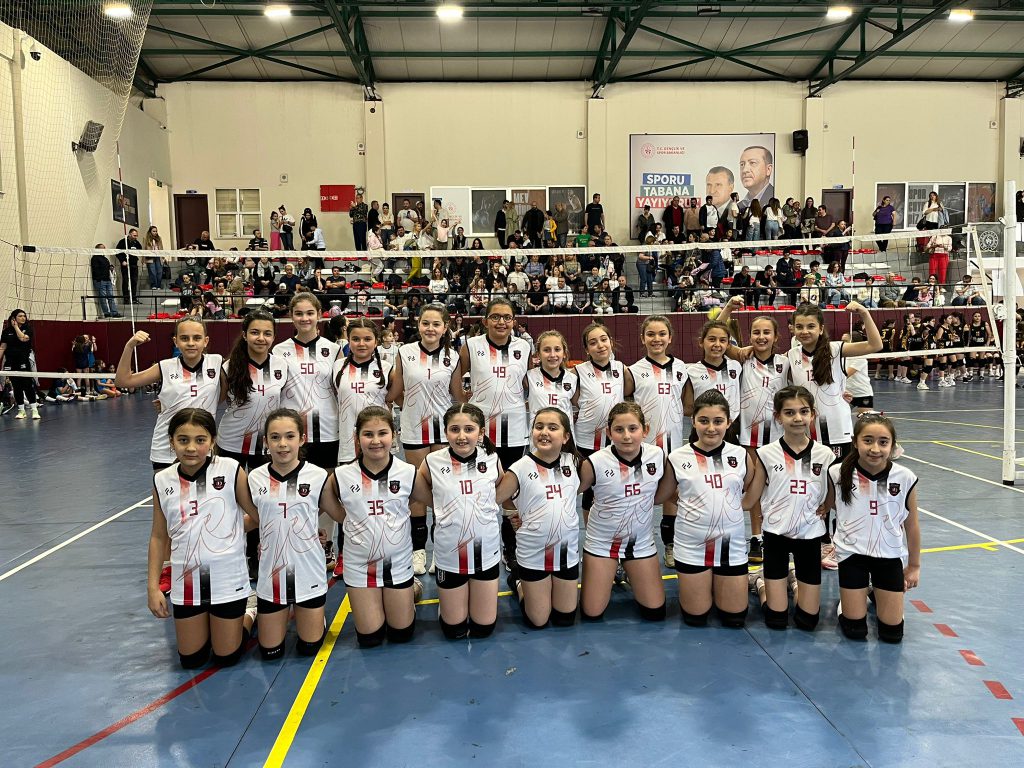 Bayrampaşa Rüzgar Spor Kulübü Voleybol Takımı Tüm Maçlarını Kazanarak Göz Doldurdu!